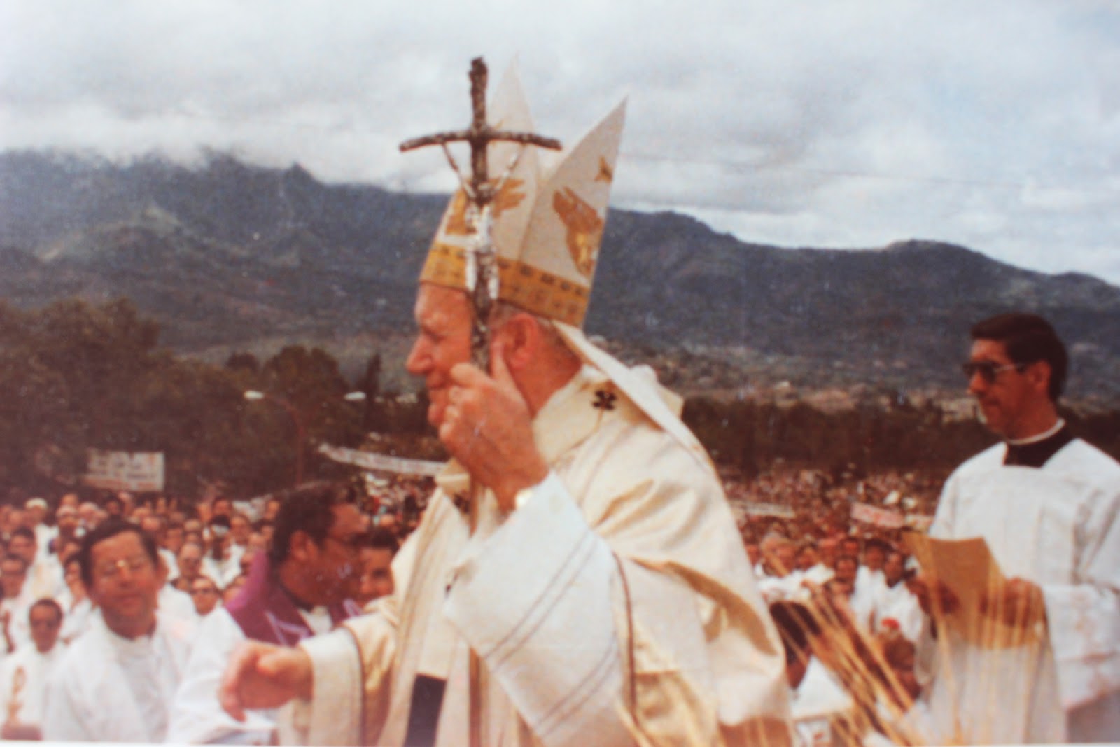 Celebramos el 30 aniversario de la visita del Papa Juan Pablo II a ...
