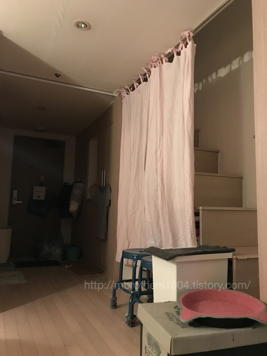 이케아 샤워커튼 봉으로 커튼 달기 IKEA BOTAREN shower curtain rod & IKEA curtain