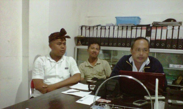 Kampanye Akbar NasDem, Surya Paloh Dihadiahi Keris Komando
