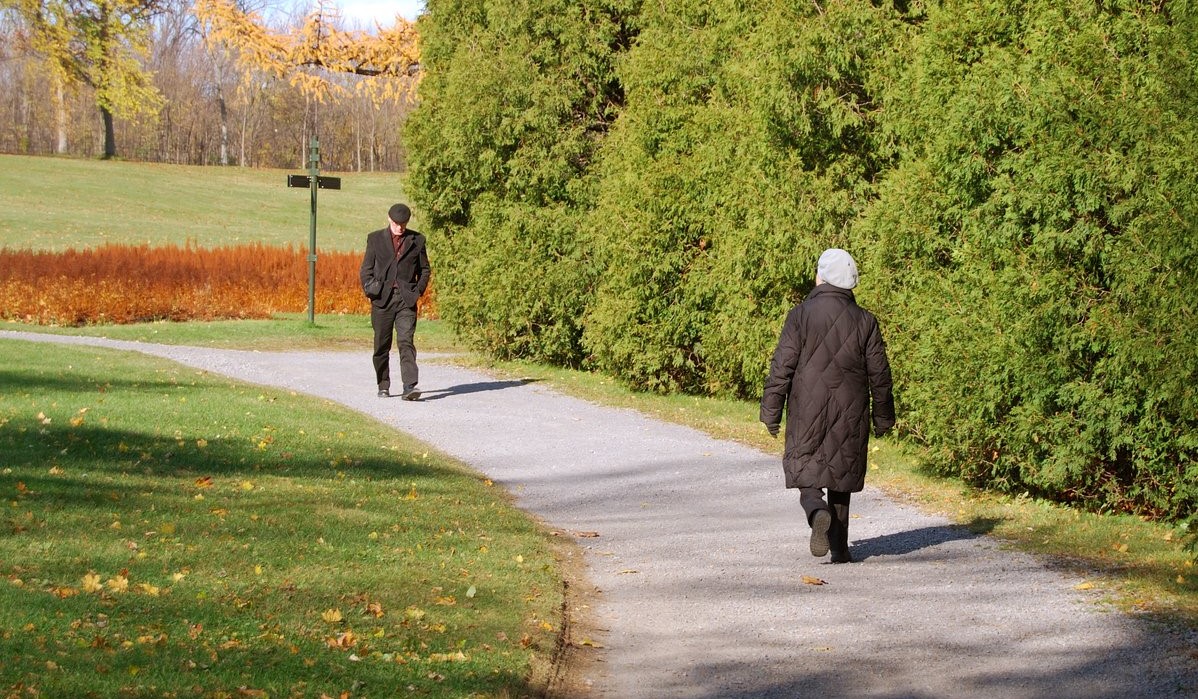 фитнес ходьба. ходьба. ходьба пешком. Walking is one of the most. Walking is one of the most.