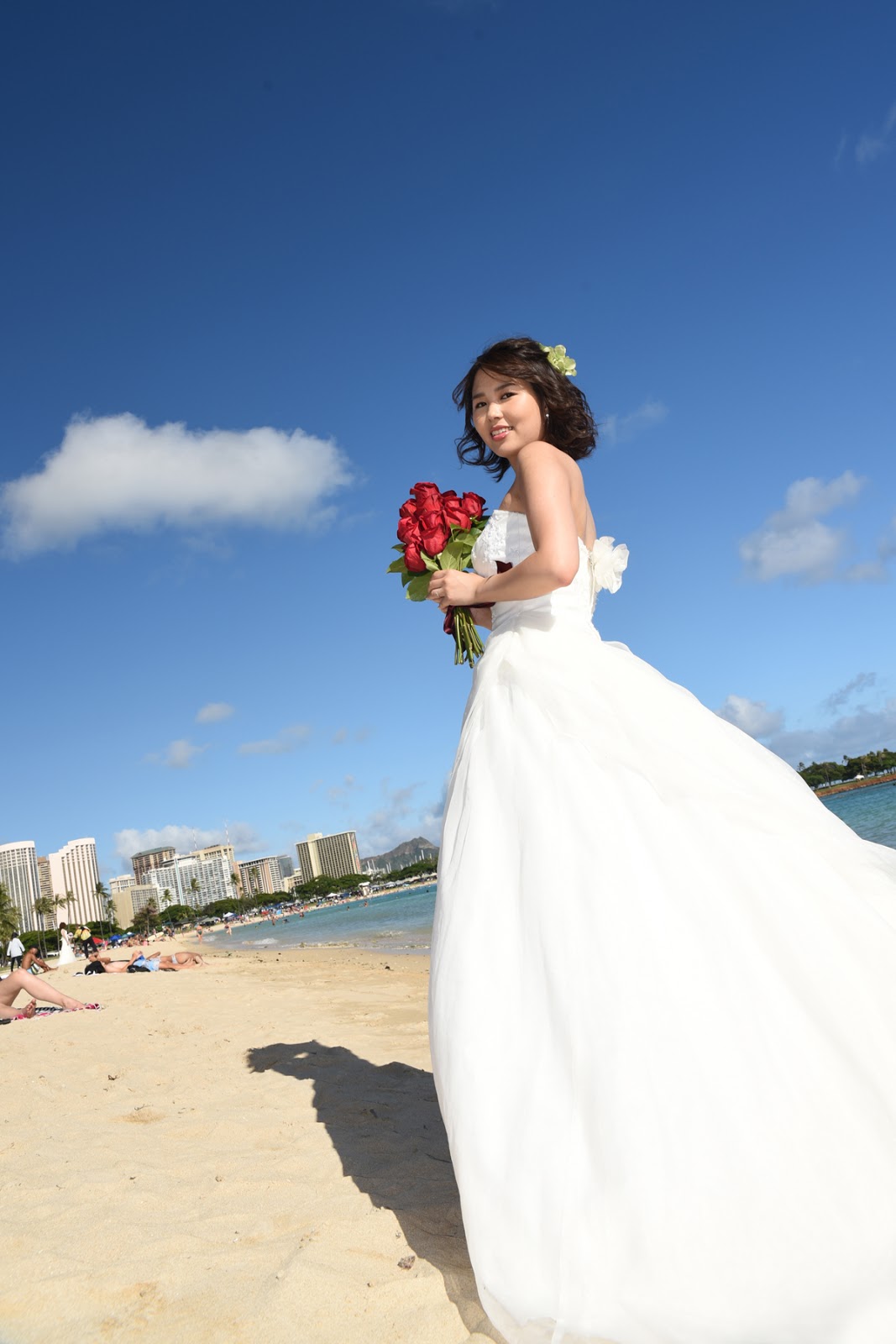 Hawaii Wedding Flowers A Dozen Roses
