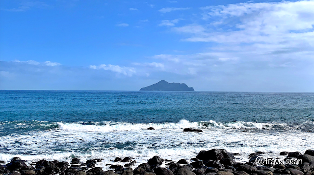 停車場面對龜山島海景第一排的景色