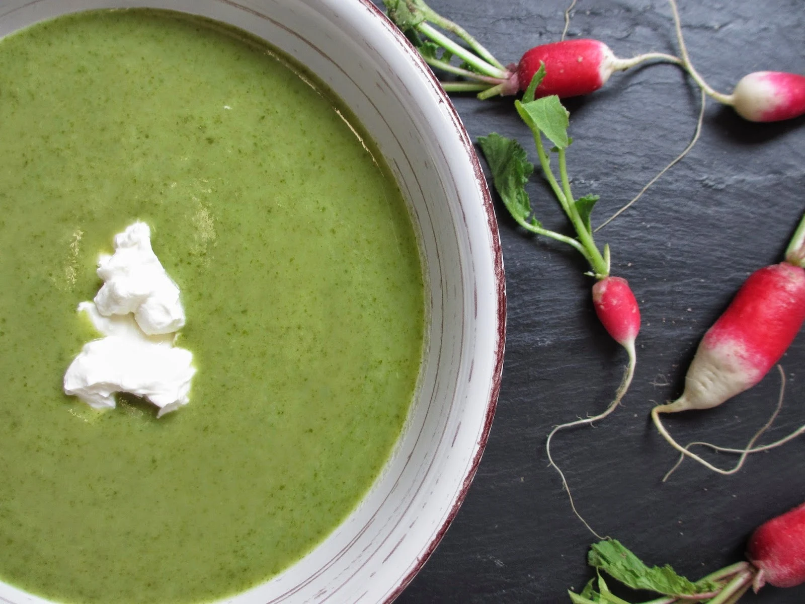 COOKING JULIA : VELOUTÉ AUX FANES DE RADIS