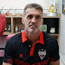 Vagner Mancini é apresentado como treinador do Atlético-GO
