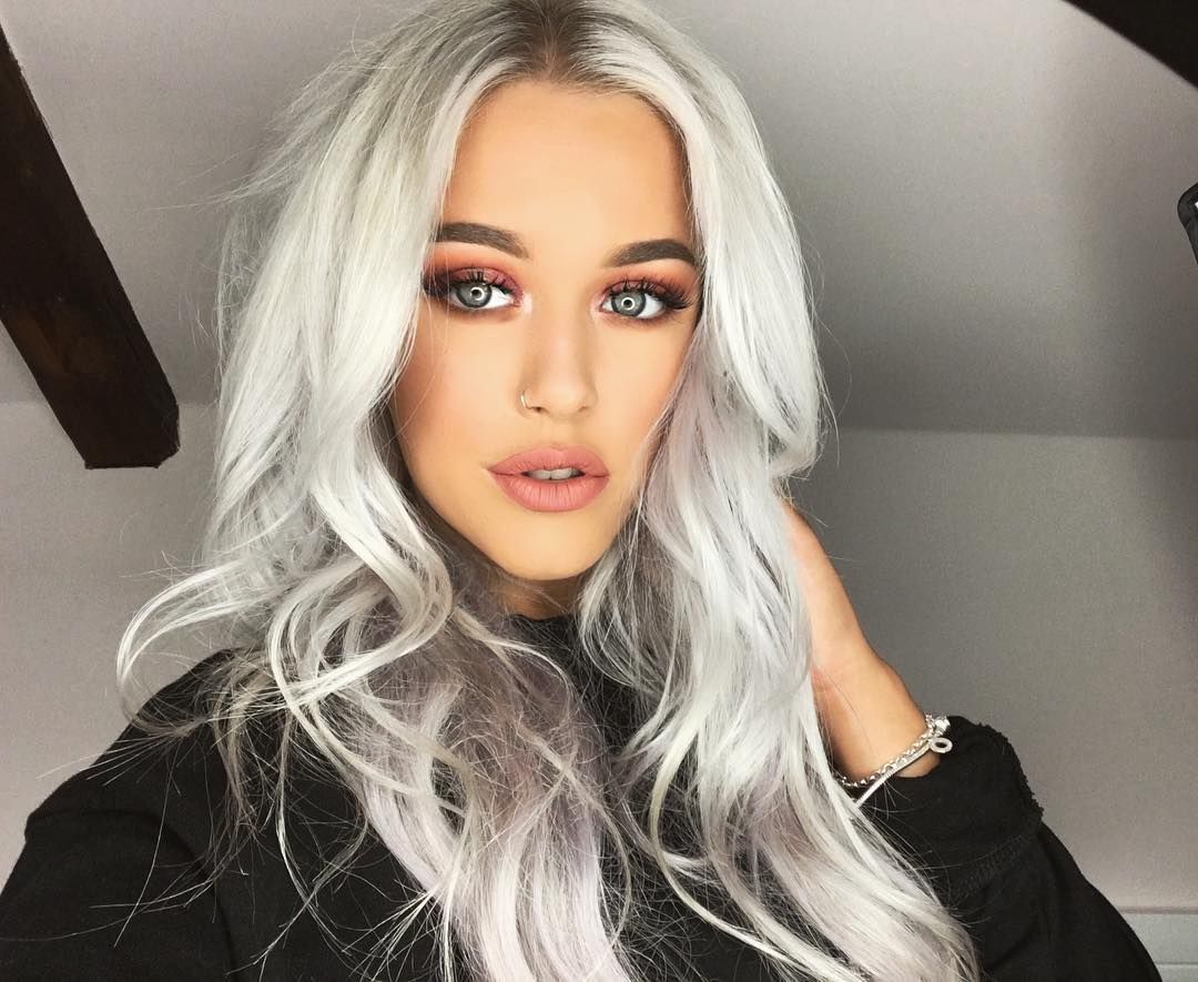 Lottie Tomlinson Biography , Age, Net Worth Meet Lewis Burton's