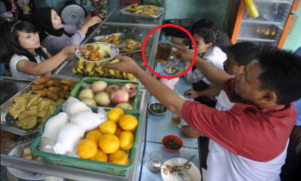 Makan di Warteg Paling Enak Minum Pakai Teh Dingin/Anget, Anda Tak Sadar ini yang Akan Terjadi Pada Tubuh Anda