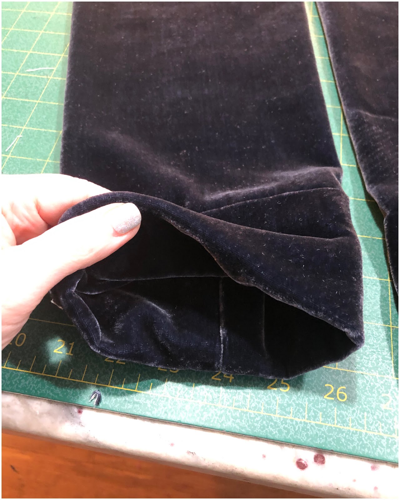 10 sewing machines & a serger Story of the Couture Velvet Jacket a