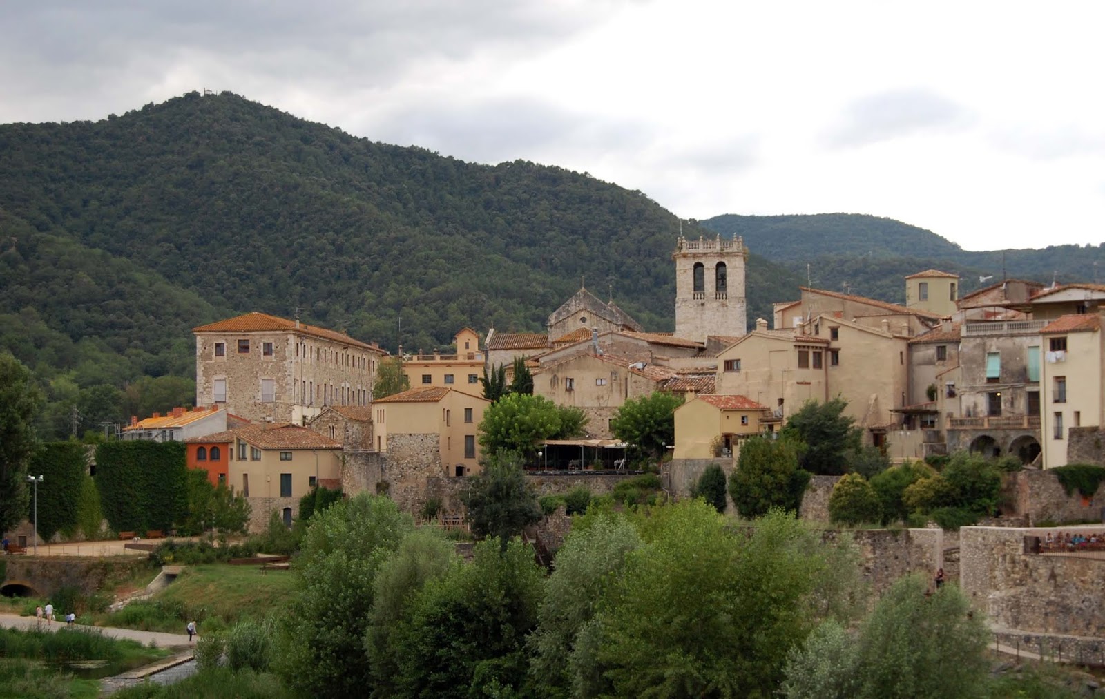 LUGARES Y RINCONES DE EUROPA.: LUGARES IMPRESCINDIBLES DE CATALUÑA. España