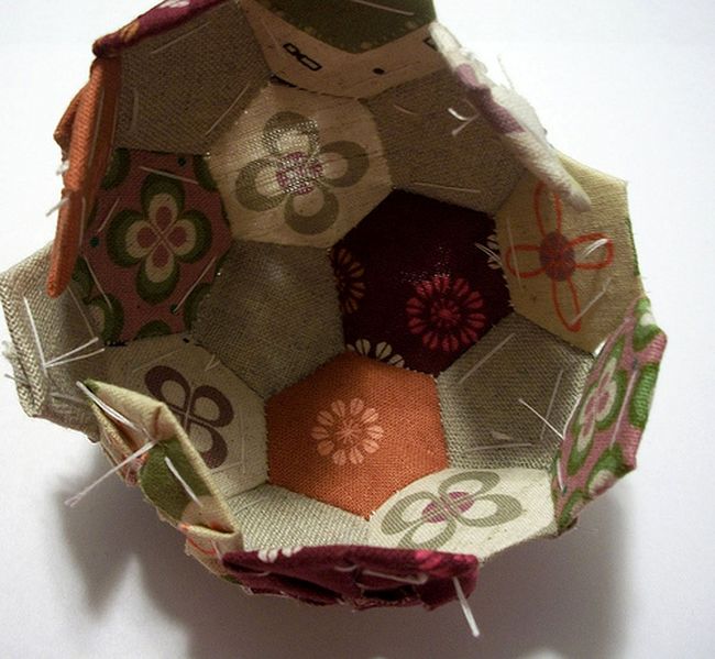 Round Pincushion Free Tutorial + Pattern Easy Step to Step DIY!