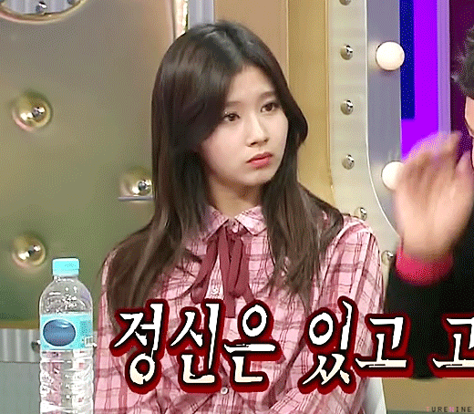 [트와이스] 상대말을 경청하는 사나 .gif | 인스티즈