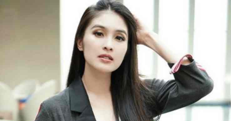 Sandra Dewi | Wiki Birthdays