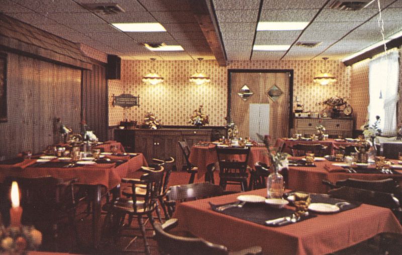 35 Vintage Photo Postcards Show Inside the Restaurants of Pennsylvania