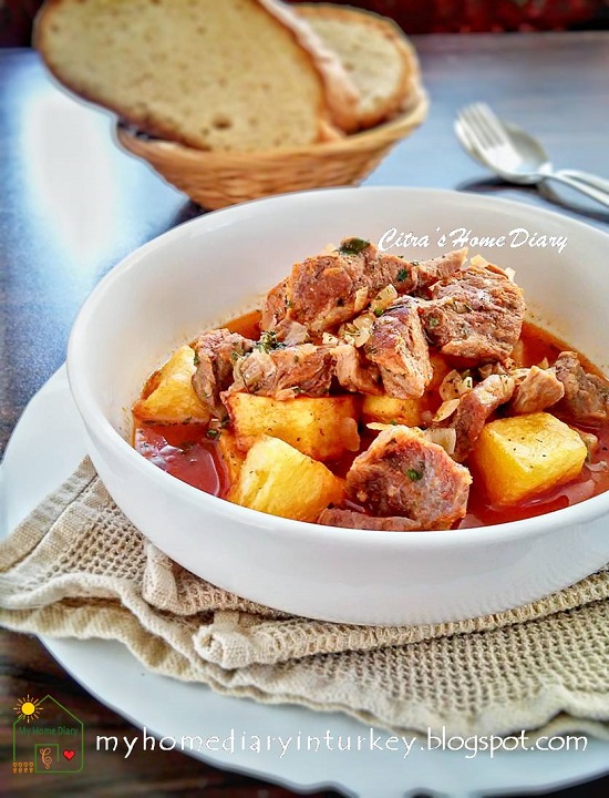 Turkish Food Recipe: Tas Kebabı | Çitra's home Diary. #resepmasakanturkiseharihari #turkishfoodrecipe #kebabrecipe #meatrecipeidea #lambrecipeidea #stew #braisecooking