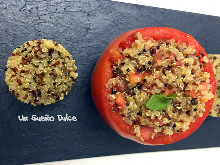 Un Sueño Dulce Tomates rellenos de quinoa