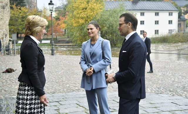 Andiata ayden blazer and area trousers. Crown Princess Victoria wore a new light blue suit from Andiata