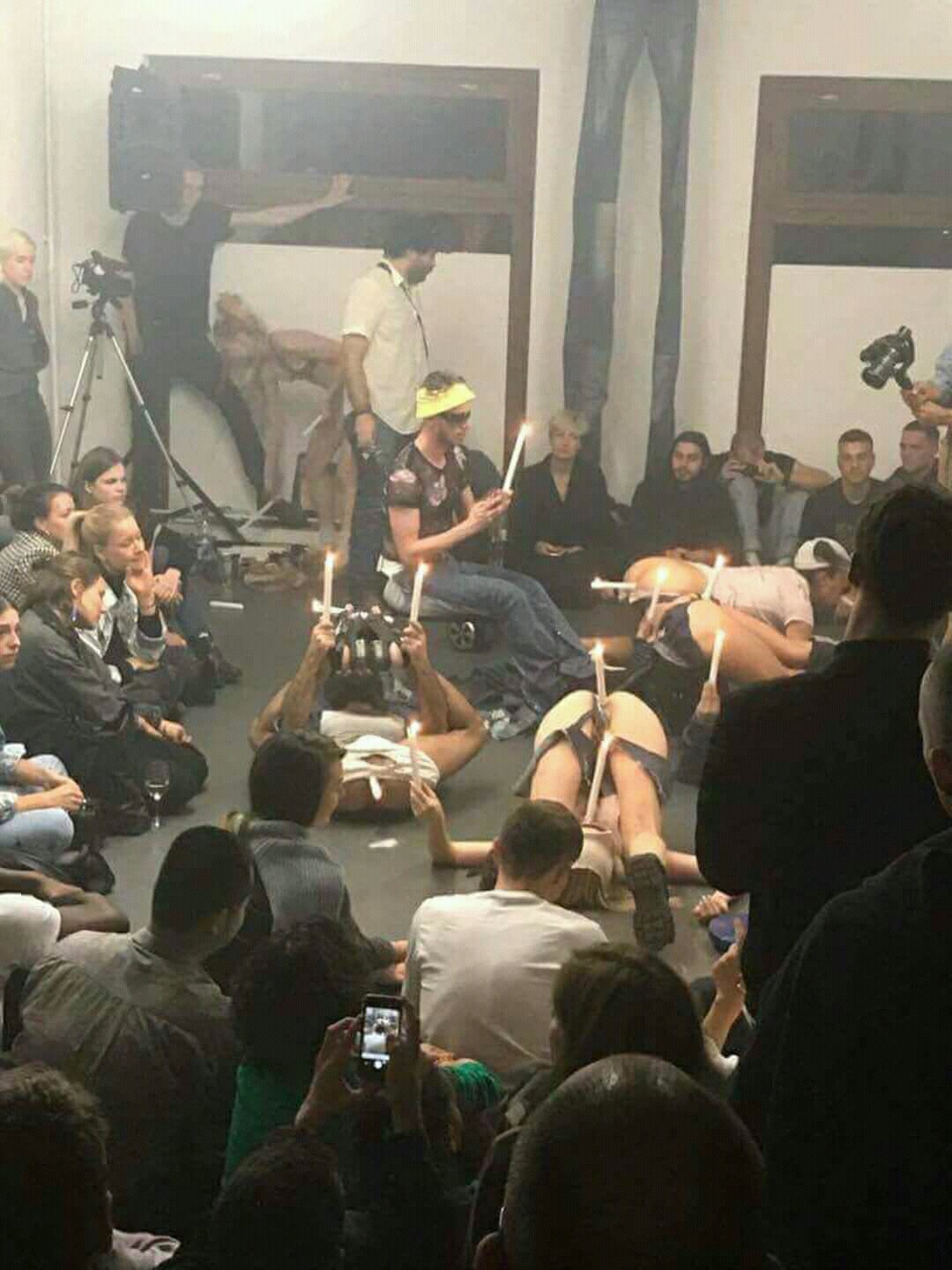 Κατάμαυρος/η πρωκτικό κανάλι αναζήτηση