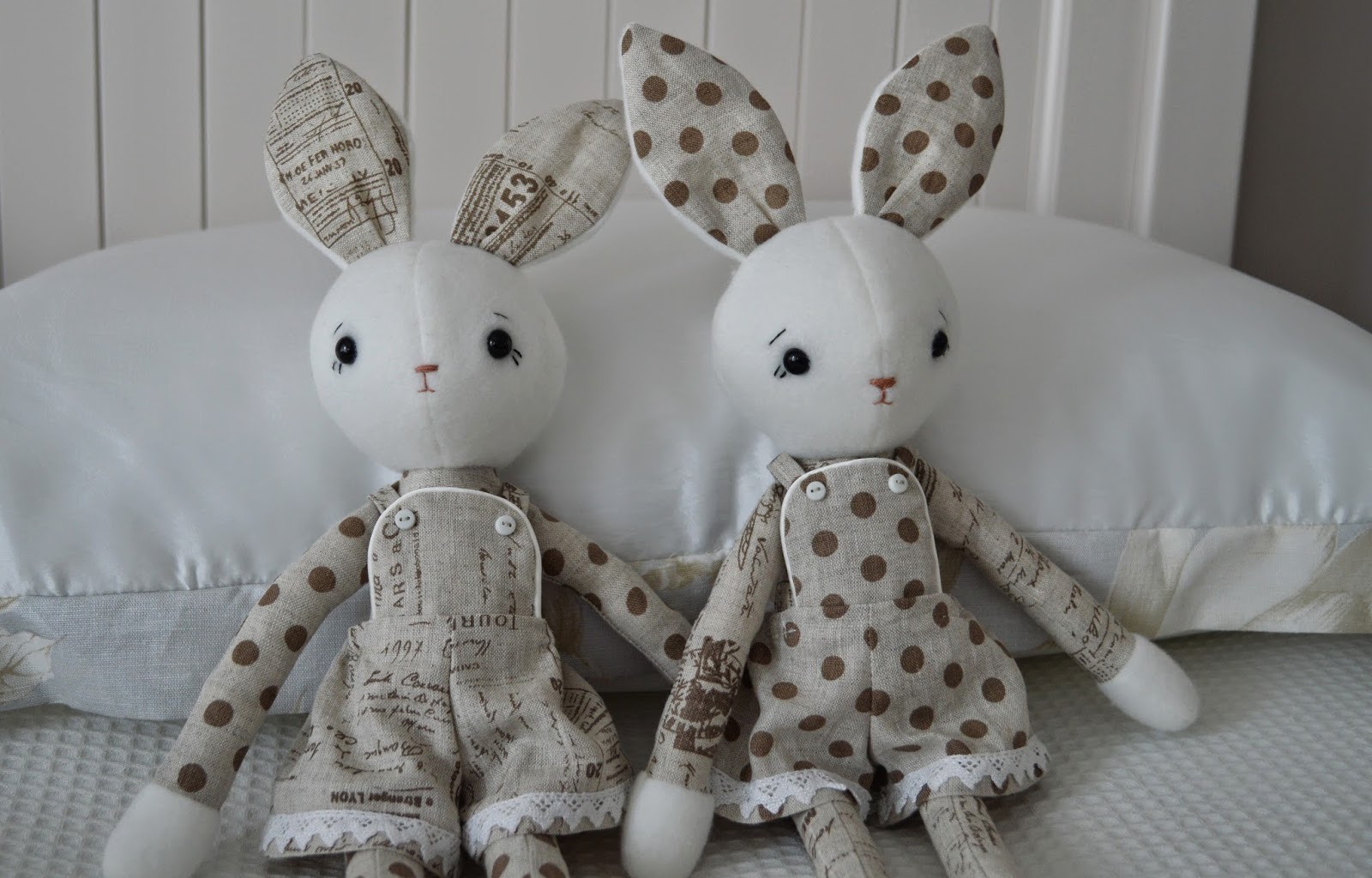 Gee's Projects: Linen Rabbit softies.