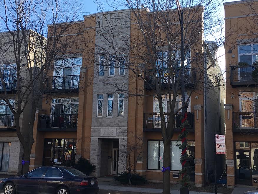 The Chicago Real Estate Local Roscoe Village three bedroom condo unit