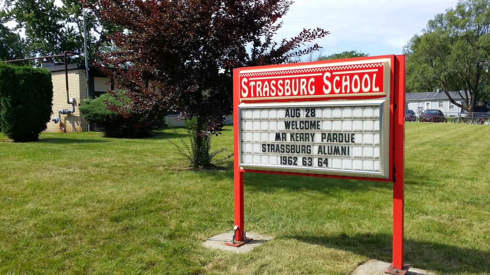 Sauk Village, Illinois PARDUE REMEMBERS HIS HOMETOWN AND GIVES BACK