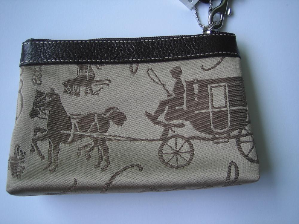 La Femme: Sold Out ! Coach Horse & Carriage Pleated Wristlet F43520