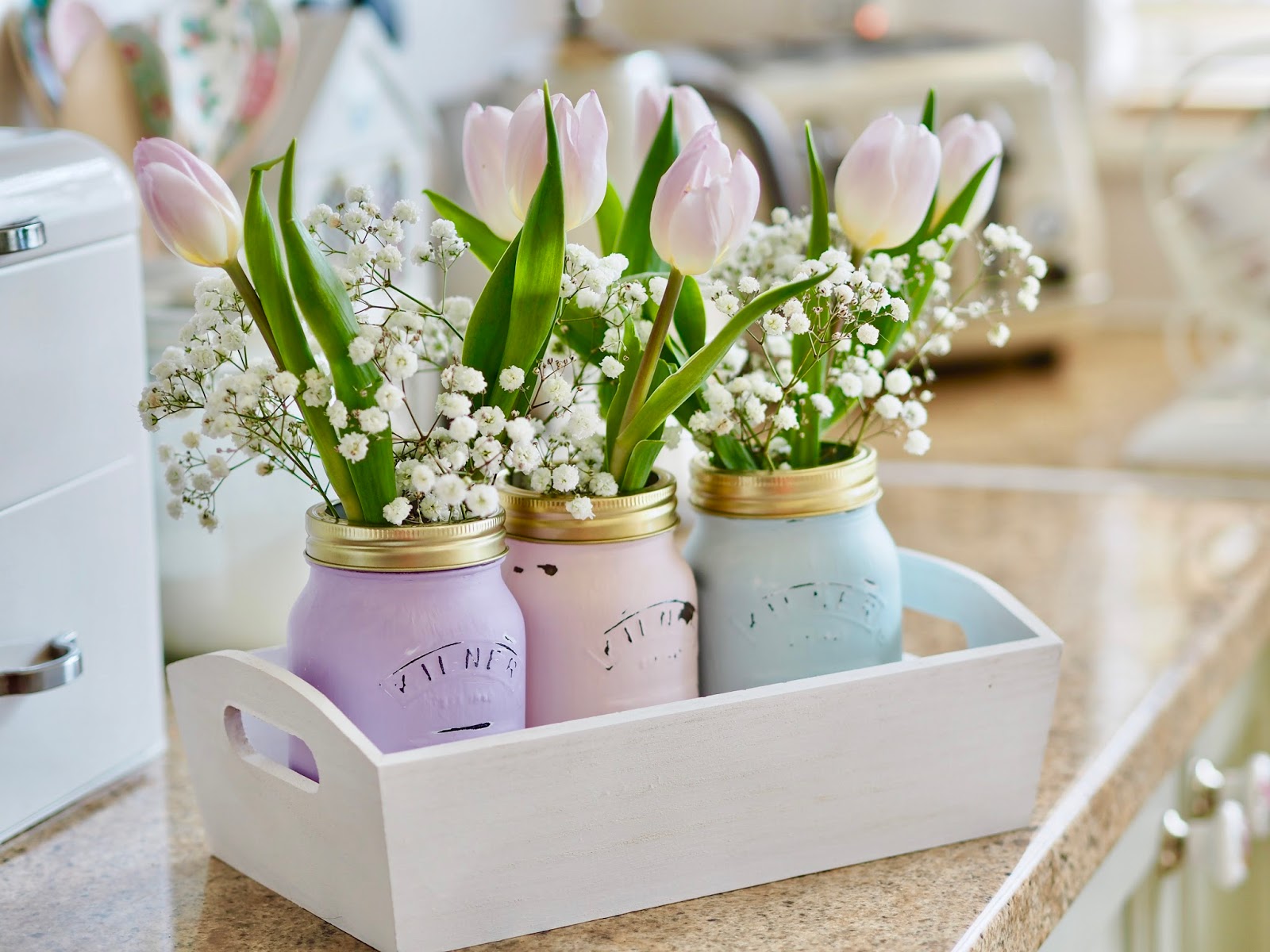 VideoMother's day DIY gifts using chalk paint and jars. The dainty
