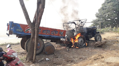 Overloaded-sand-lorri-accident-fuul-house-Galsi Overloaded-sand-lorri-accident-fuul-house-Galsi