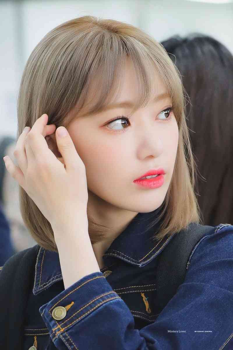 sakura miyawaki looks unrecognizable iz one sakura miyawaki looks unrecognizable iz one