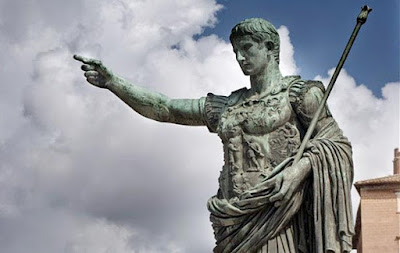 A spasso nel tempo con l'Imperatore Augusto - Visita guidata dal Teatro di Marcello al Foro di Augusto