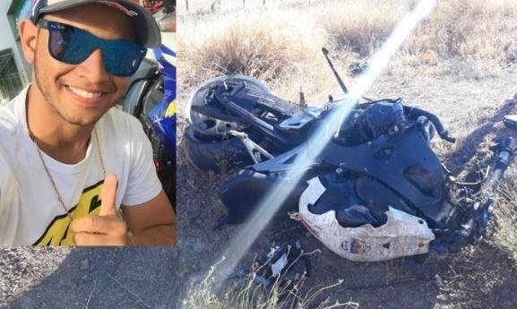 Guanambi: Acidente na BR-030, ceifa a vida de jovem de 20 anos. Namorada do rapaz ficou gravemente ferida. Guanambi: Acidente na BR-030, ceifa a vida de jovem de 20 anos. Namorada do rapaz ficou gravemente ferida.