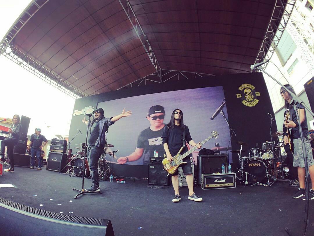 Kumpulan 8 Chord Jamrud Pelangi - Gambar Amara