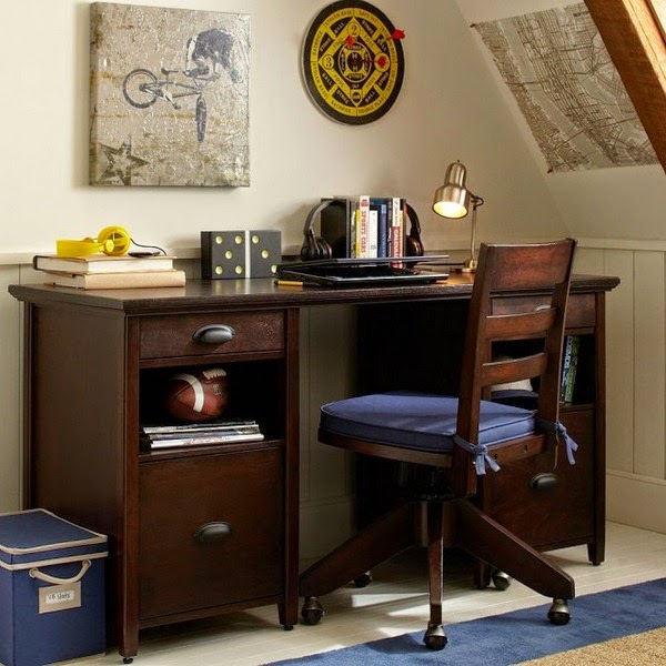 The importance of decoration study room of the small house