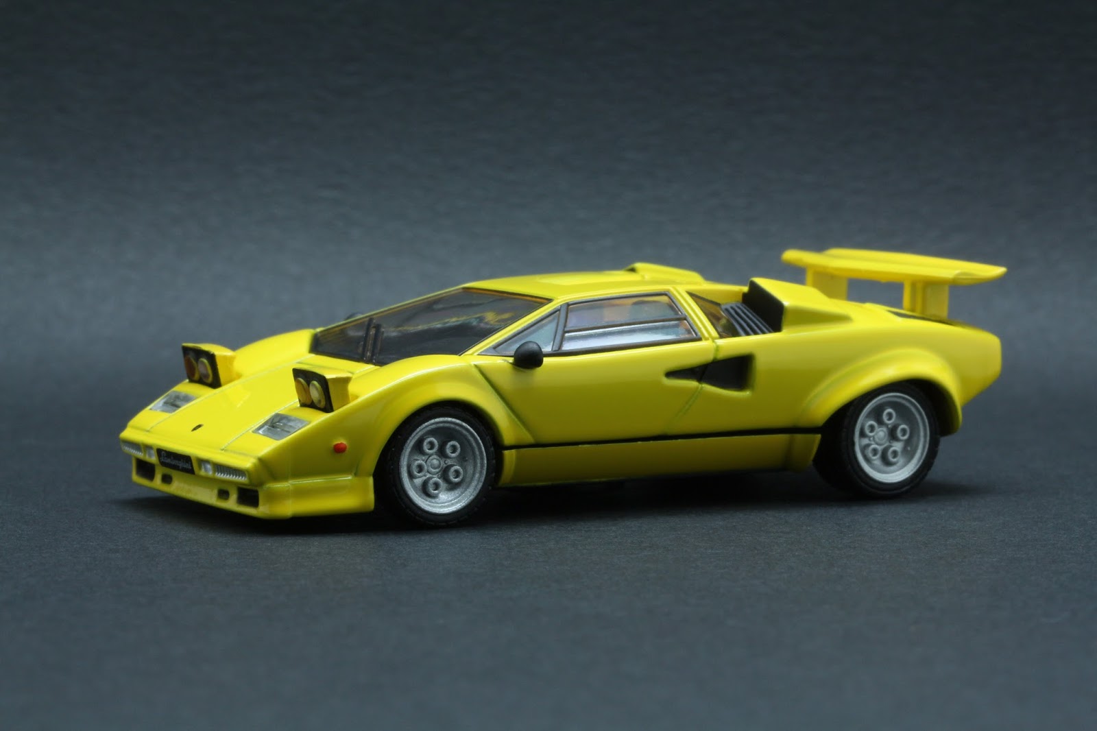 Lamborghini Countach lp500 s Yellow
