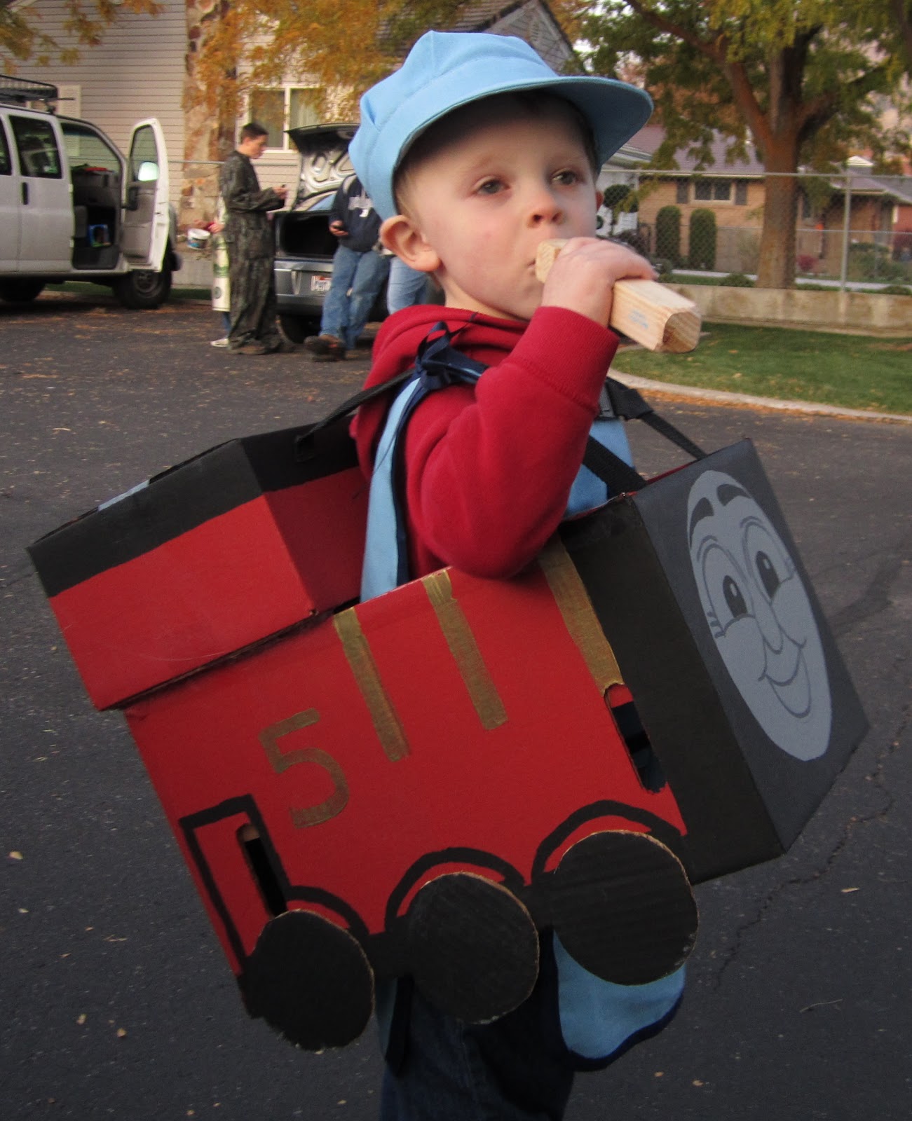 Life in the Motherhood: Train Costume Part 2: The Train