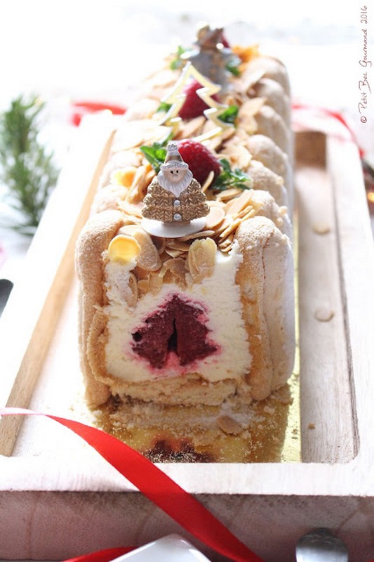 Bûche pâtissière au chocolat blanc et framboises - Petit Bec Gourmand Bûche pâtissière au chocolat blanc et framboises - Petit Bec Gourmand