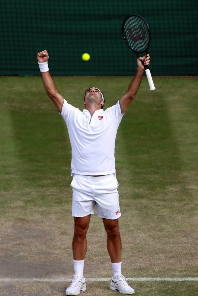 RANDOM THOUGHTS OF A LURKER Roger Federer 'King of Grass' prevails