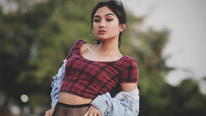 Foto Vulgar Marion Jola Kontestan Indonesian Idol | Foto Vulgar Artis Seksi