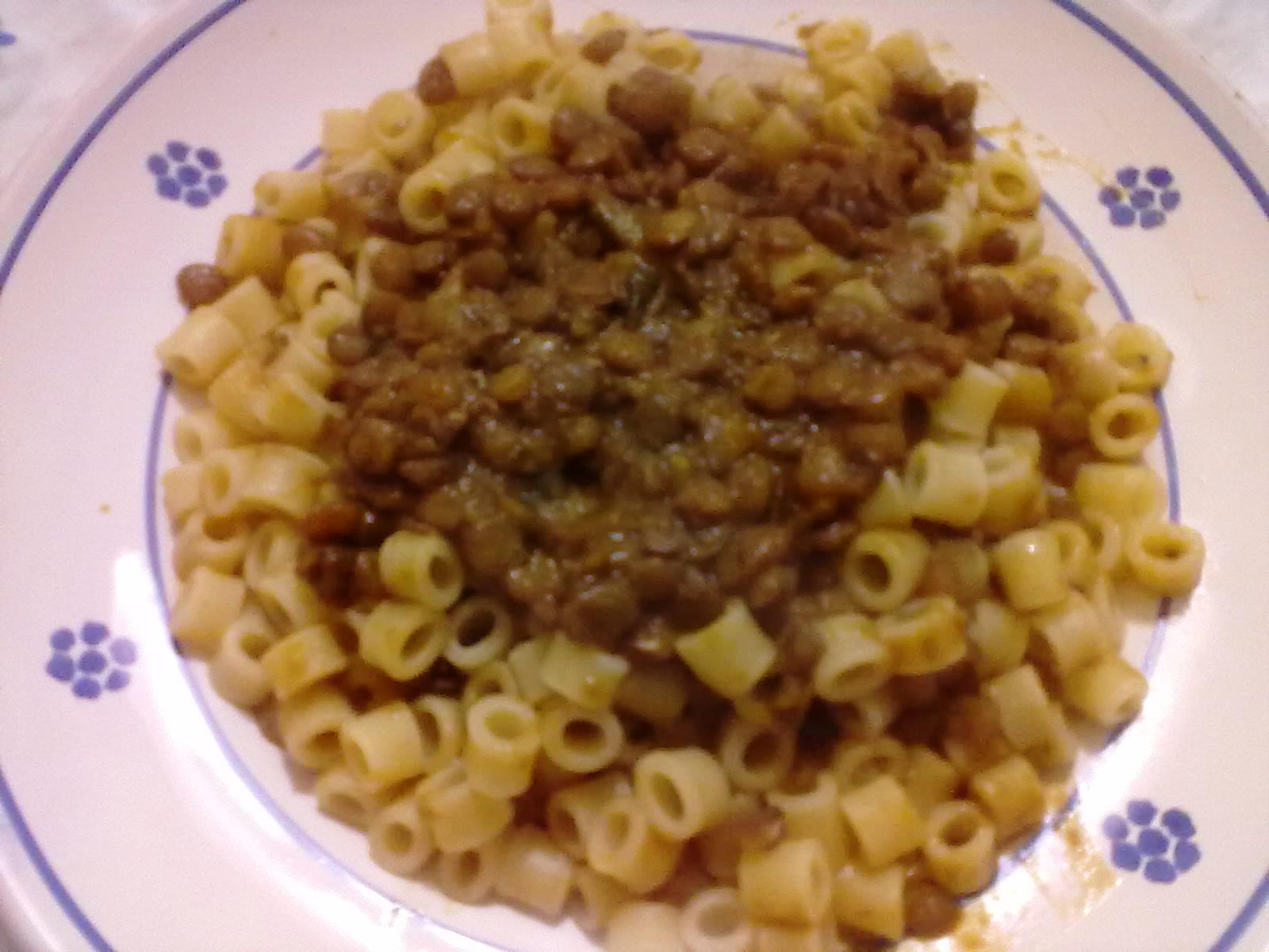 Pasta e lenticchie Pomodori verdi fritti Pasta e lenticchie Pomodori verdi fritti