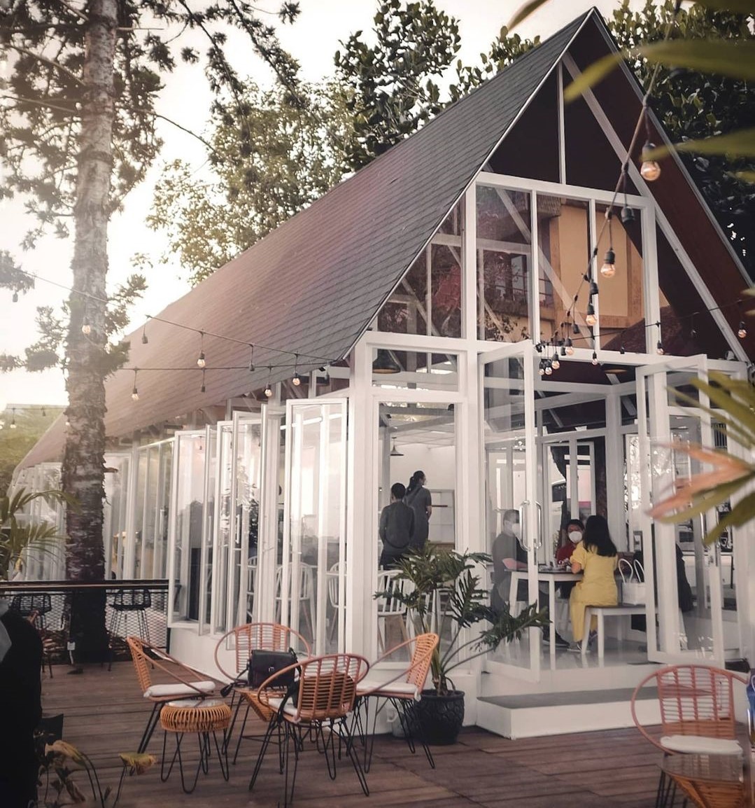 Lokasi & Harga Menu Edelweiss Cafe Tea & Coffee Bandung Wisatainfo