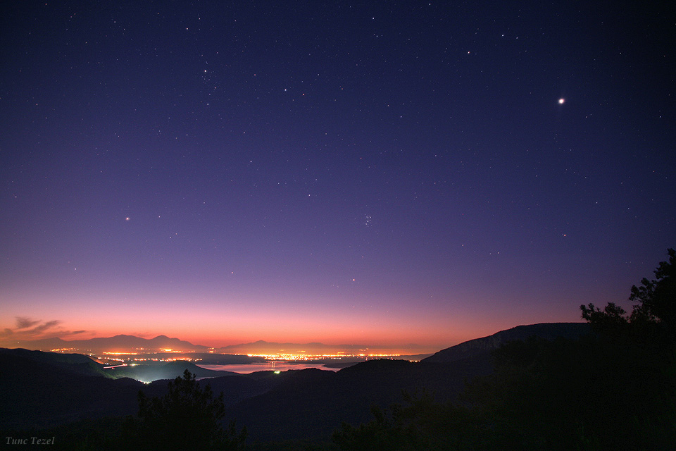 Confessional Kingdom Morning twilight and evening twilight.