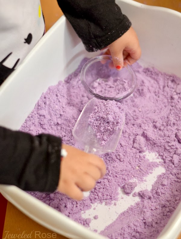 Chill kids out while helping to relax their energy in positive ways with this easy to make lavender dough! #clouddough #clouddoughrecipe #lavender #timeoutideasforkids #playdough #growingajeweledrose #activitiesforkids