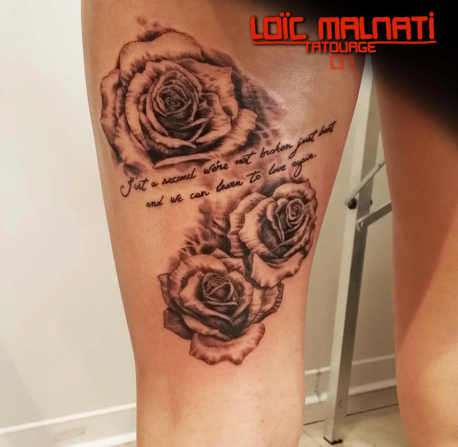 rose tatouage noir et blanc