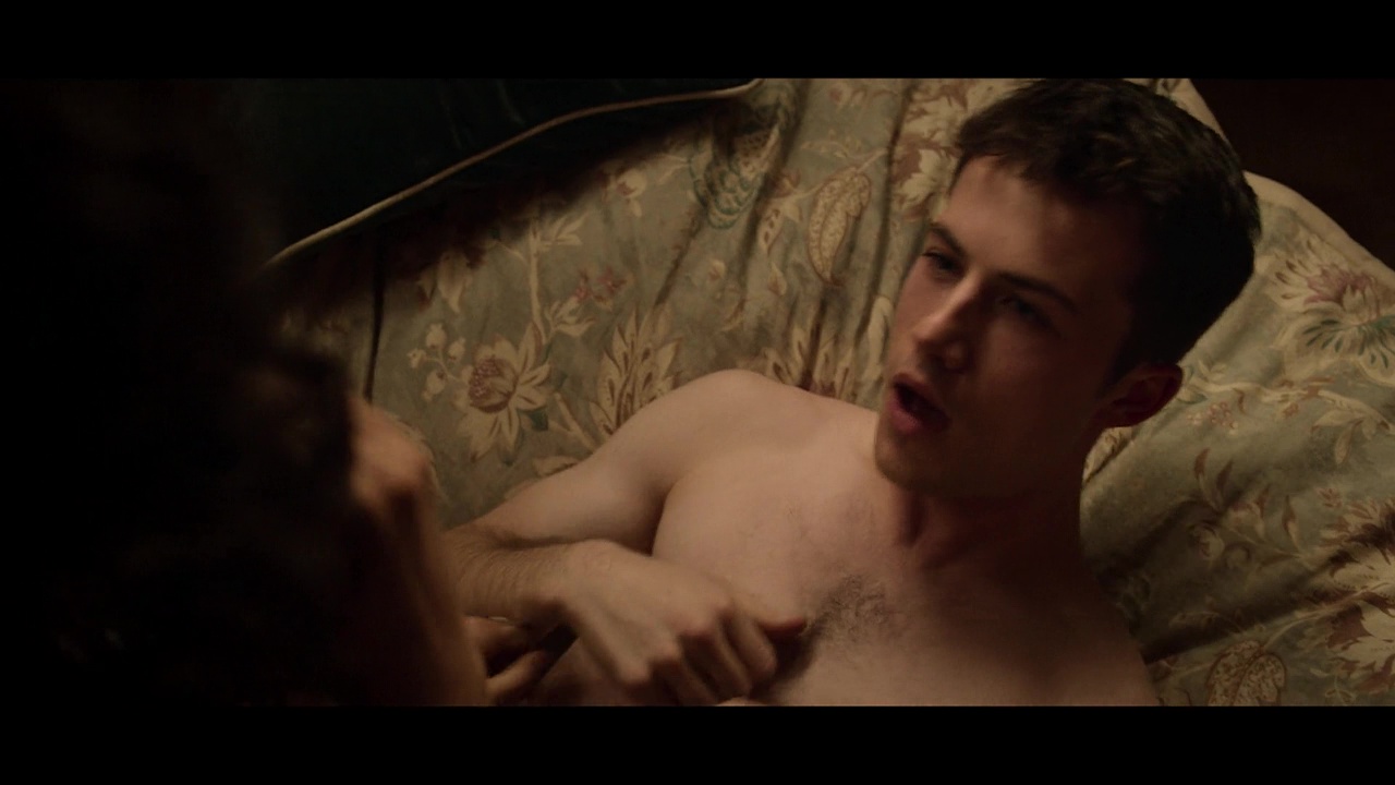 ausCAPS: Dylan Minnette shirtless in 13 Reasons Why 4-05 "Ho