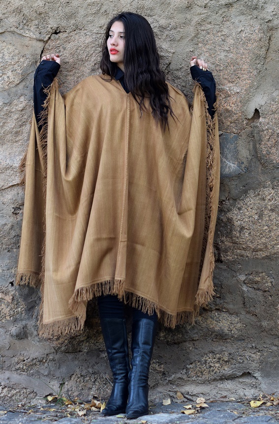 Poncho de Vicuña N° V206 Hilado Fino "Familia Avar Saracho" SOLO POR PEDIDO