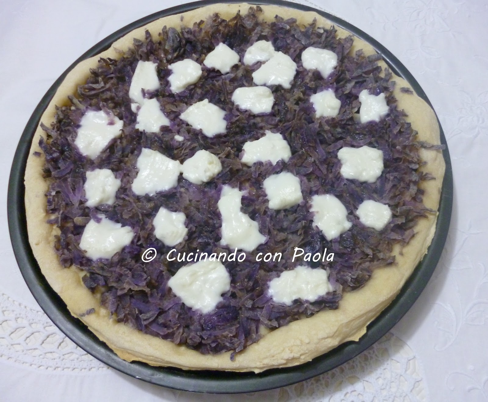 Cucinando con Paola Pizza con patate viola e crescenza