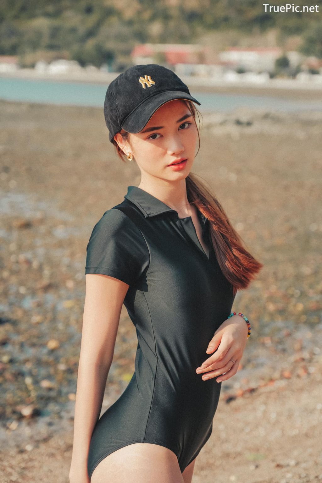 Image-Miss-Teen-Thailand-Kanyarat-Ruangrung-Black-Swimsuit-TruePic.net- Picture-11