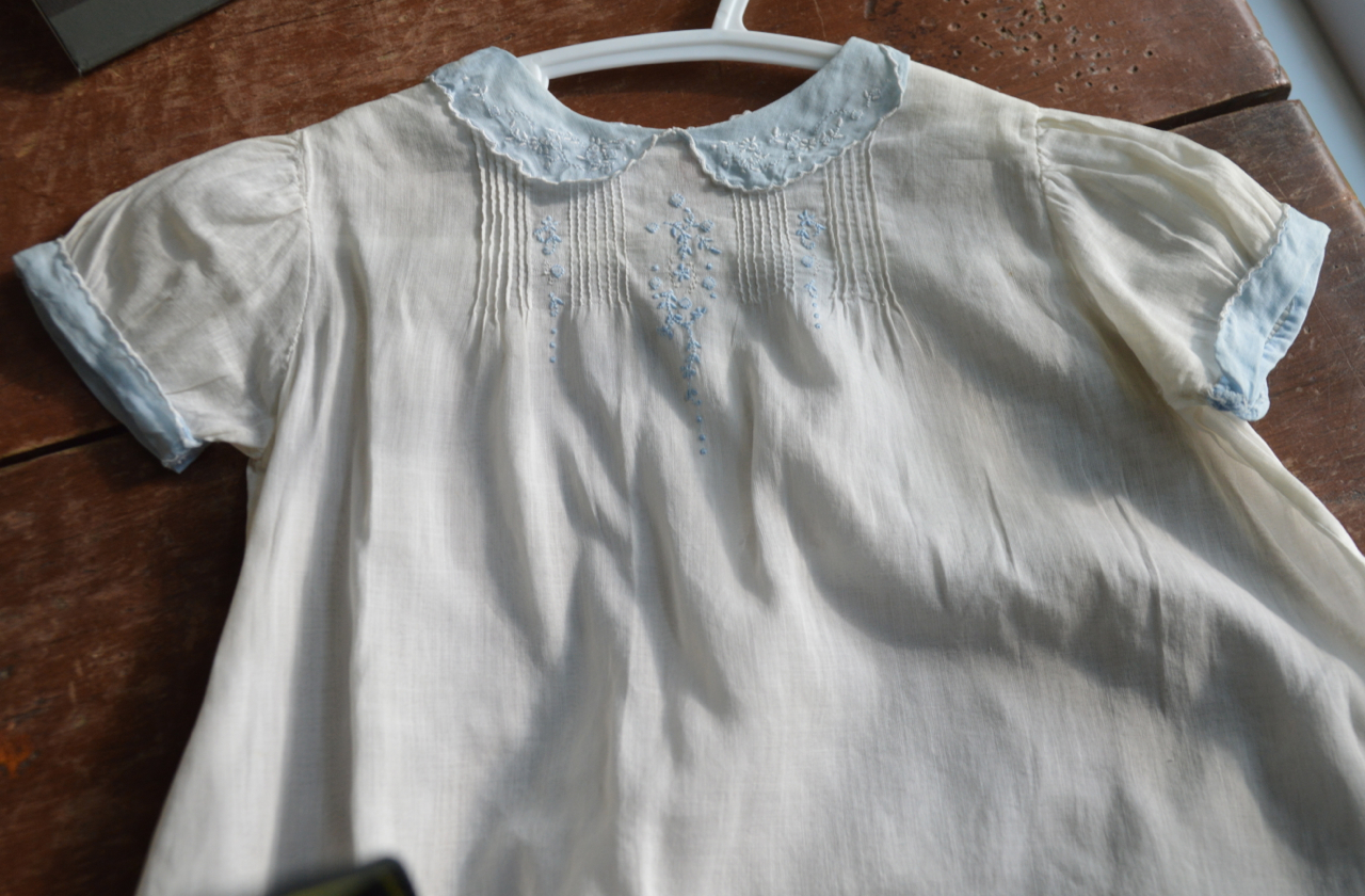 The Old Fashioned Baby Sewing Room: Vintage Baby Dress with Cute Hem