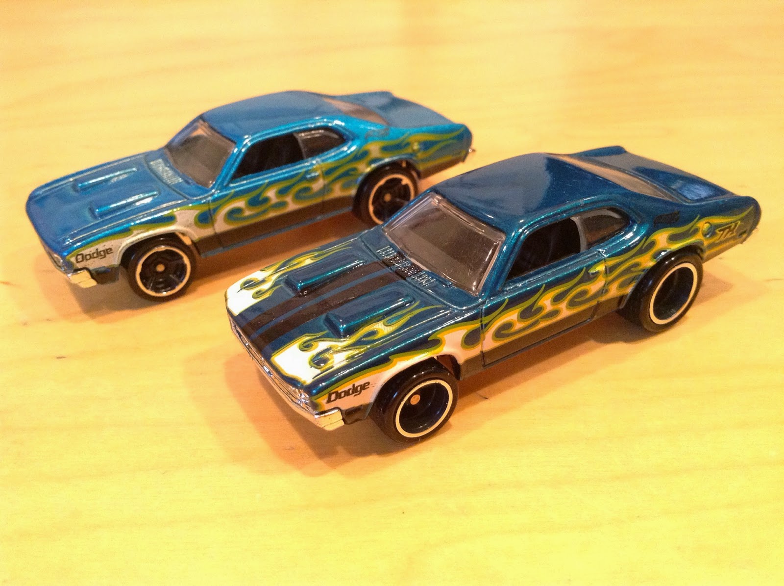 Details about   2004 Hot Wheels Treasure Hunt 4/12 Gold Double Demon w/Real Riders Car Diecast 