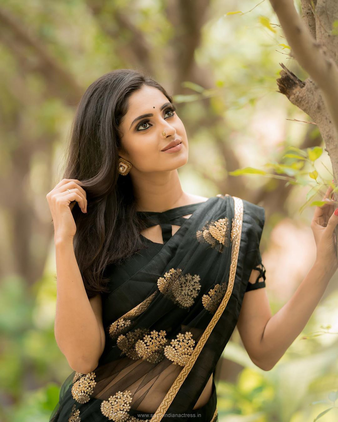 Actress Ayesha beautiful stills in black saree Actress-ayesha-5