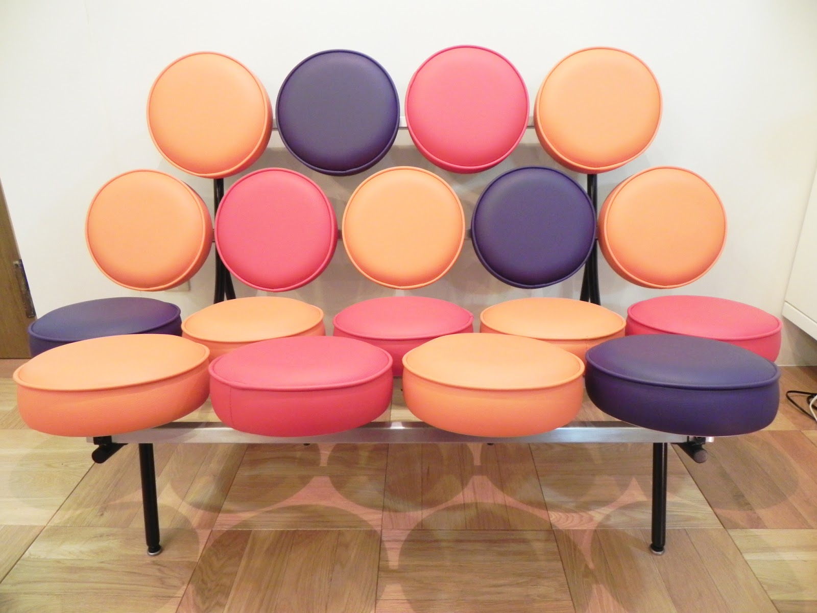 ものすごく長いマシュマロソファcase study shop nagoya Blog ミッドセンチュリー期の家具専門