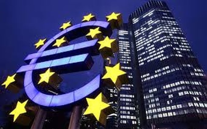 Ετοιμότητα διάσωσης τραπεζών ζητά η ΕΚΤ ακόμη και με ανακεφαλαιοποίηση